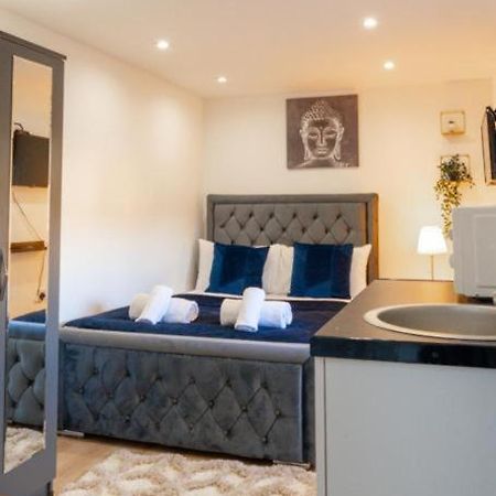 Heathrow Guest House - Oakway Feltham Esterno foto