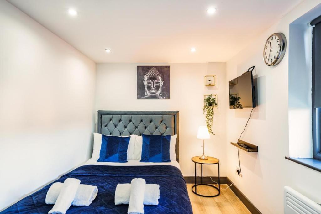 Heathrow Guest House - Oakway Feltham Esterno foto
