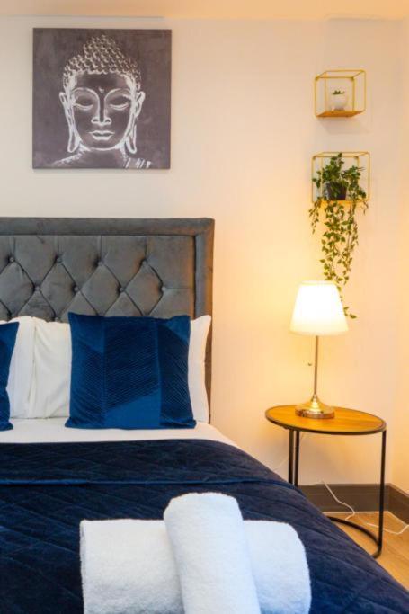 Heathrow Guest House - Oakway Feltham Esterno foto